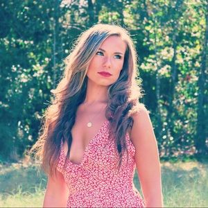 Meet your Posher, Becca
